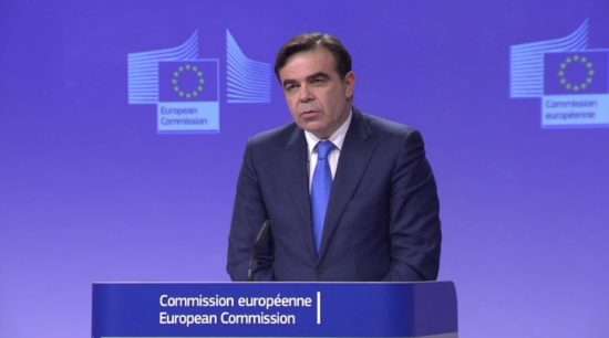 Κομισιόν: «Πρέπει να κλείσει η αξιολόγηση άμεσα»