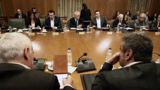 Όταν η κυβέρνηση άρχισε να φλερτάρει με την… αγορά