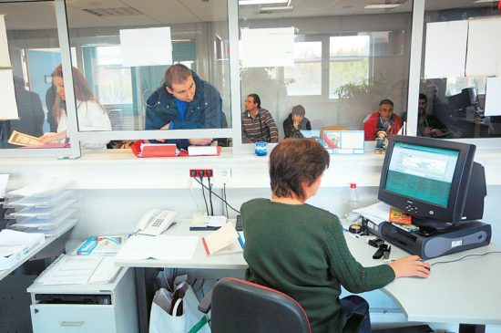 «Παράθυρο» για 120 δόσεις σε εφορία και ταμεία για ελεύθερους επαγγελματίες