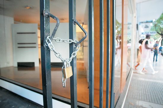 Δεύτερο κύμα «λουκέτων» χτυπά την αγορά
