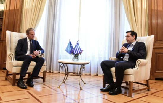 Αίτημα Τσίπρα στον Τουσκ για σύγκληση έκτακτης Συνόδου Κορυφής