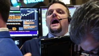 Διέγραψε τα κέρδη η Wall Street μετά τα πρακτικά της Fed