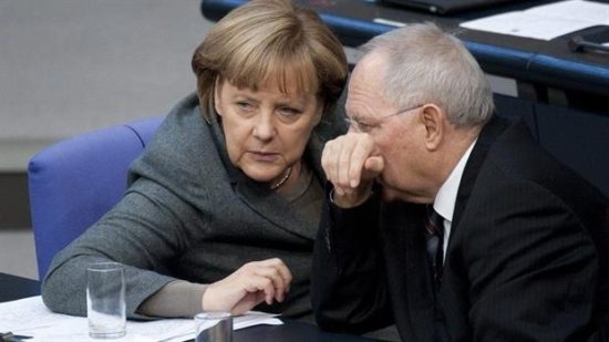 SZ: Ο Σόιμπλε θέλει Ευρωπαϊκό Νομισματικό Ταμείο και πείθει τη Μέρκελ