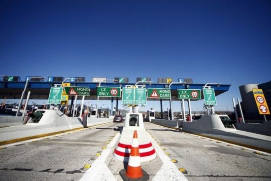 Ξήλωμα διοδίων και αναλογική χρέωση ζητά η Περιφέρεια Αττικής