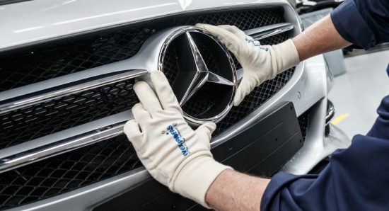 Daimler: Αναβαθμίζει τις εκτιμήσεις για τα ετήσια κέρδη