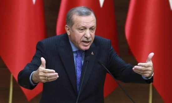 Ερντογάν: «Να μιλήσετε στο χέρι που ψήφισε» απαντά στις κατηγορίες για νοθεία