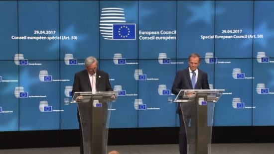 Τουσκ – Γιούνκερ: Εκπληκτικό πόσο γρήγορα συμφωνήσαμε στην ευρωπαϊκή «γραμμή» για το Brexit
