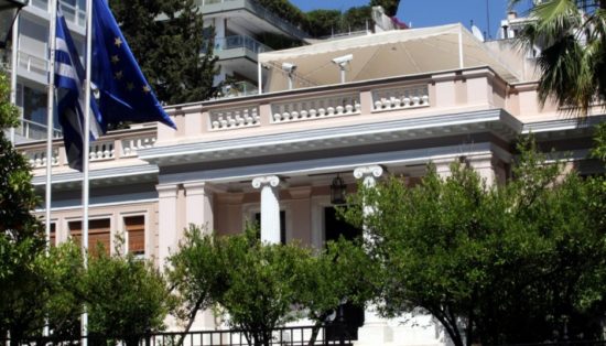 Αγωνία σε Μαξίμου – Κουμουνδούρου για το πολιτικό τίμημα της συμφωνίας