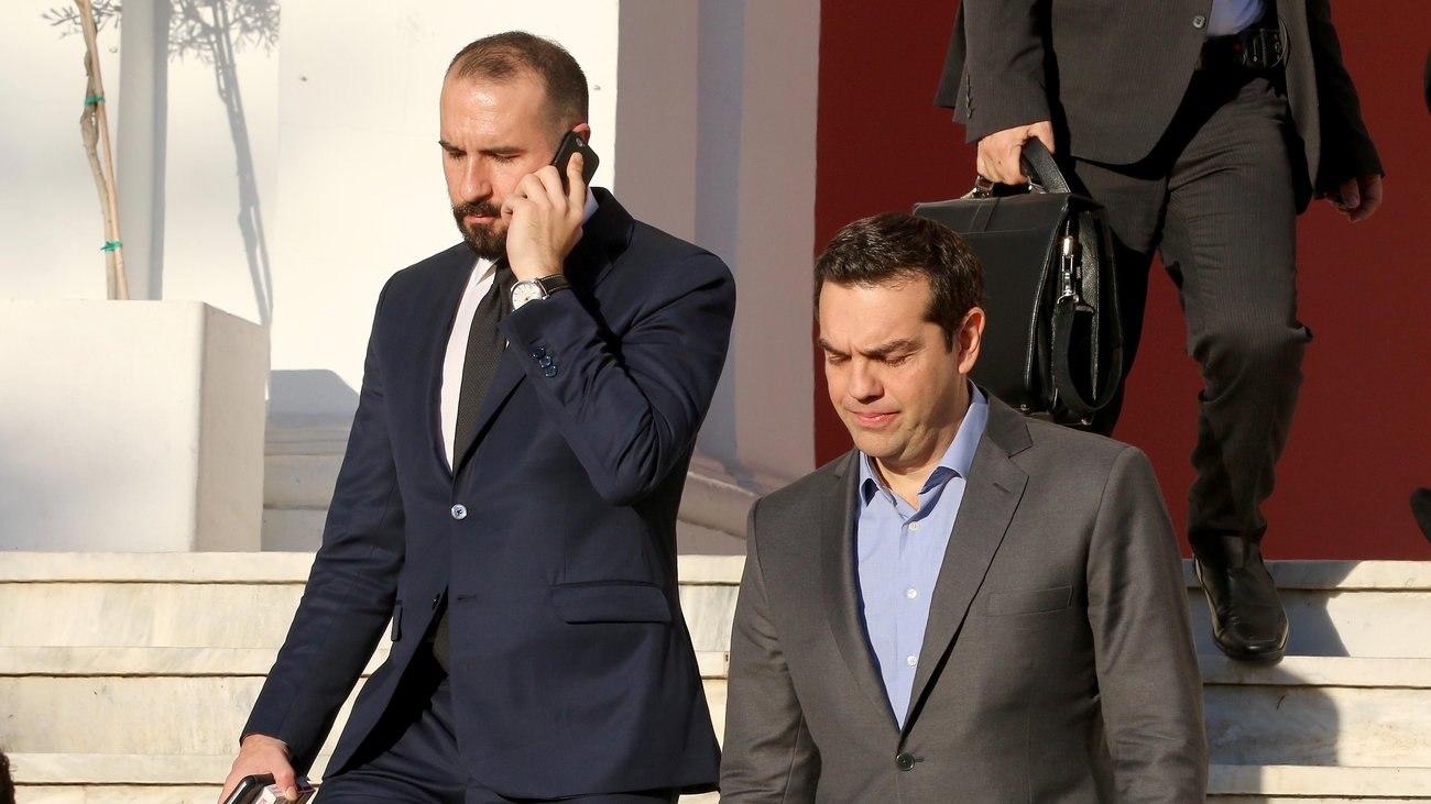 Στη συμφωνία για το χρέος οι ελπίδες της κυβέρνησης για πολιτικό χρόνο