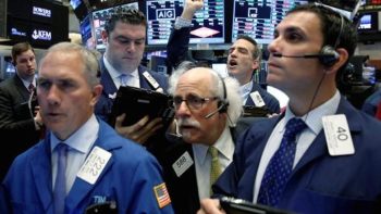 Ανέκαμψε μετά το sell off η Wall Street