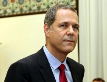 Αλληλοκατηγορίες Τζήμερου – ΚΚΕ για το ξύλο στο Περιφερειακό Συμβούλιο