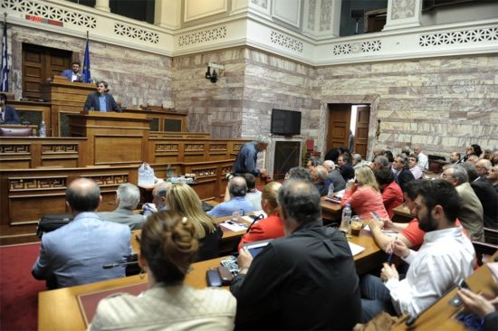 Τσακαλώτος: Το αφορολόγητο δεν θα μειωθεί στα 5.600, αλλά στα 6.250