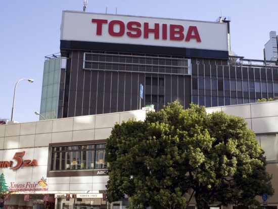 Toshiba: Πάλι δεν ανακοινώνει αποτελέσματα – Προειδοποιεί για ζημιές δισ.