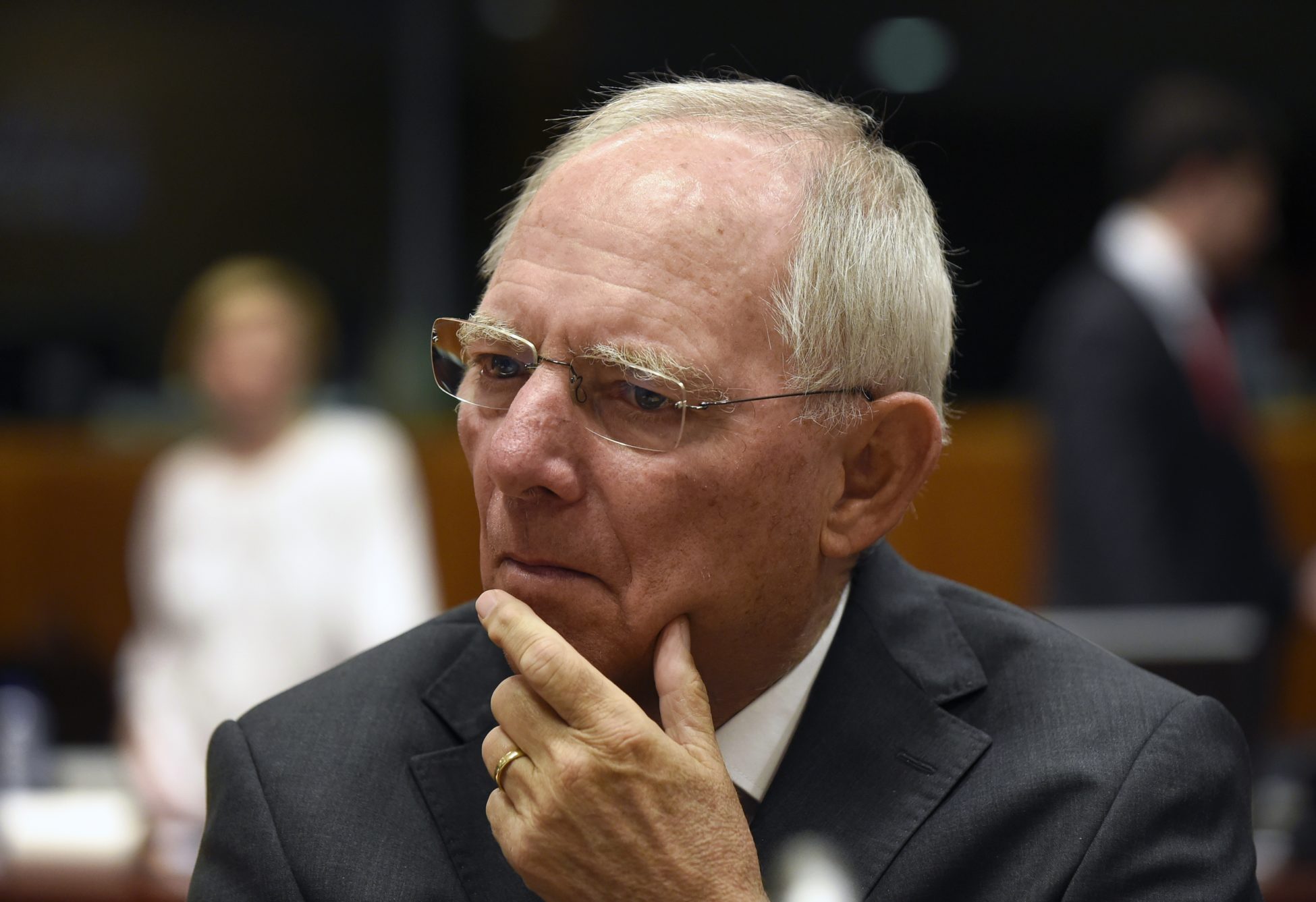 Σόιμπλε: Το ΔΝΤ θα υποχωρήσει γιατί είμαστε… μέτοχοί του!