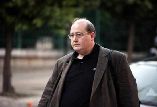 Με άρθρο αδειάζει ο Φίλης την κυβέρνηση: Ασφυκτικό μνημονιακό πλαίσιο η συμφωνία