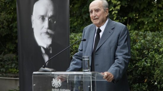 Δημοσία δαπάνη και με τιμές εν ενεργεία πρωθυπουργού η κηδεία Μητσοτάκη