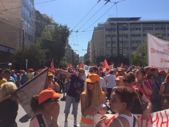 Φωτιές, δυναμιτάκια κι ένταση στην πορεία της ΠΟΕ- ΟΤΑ