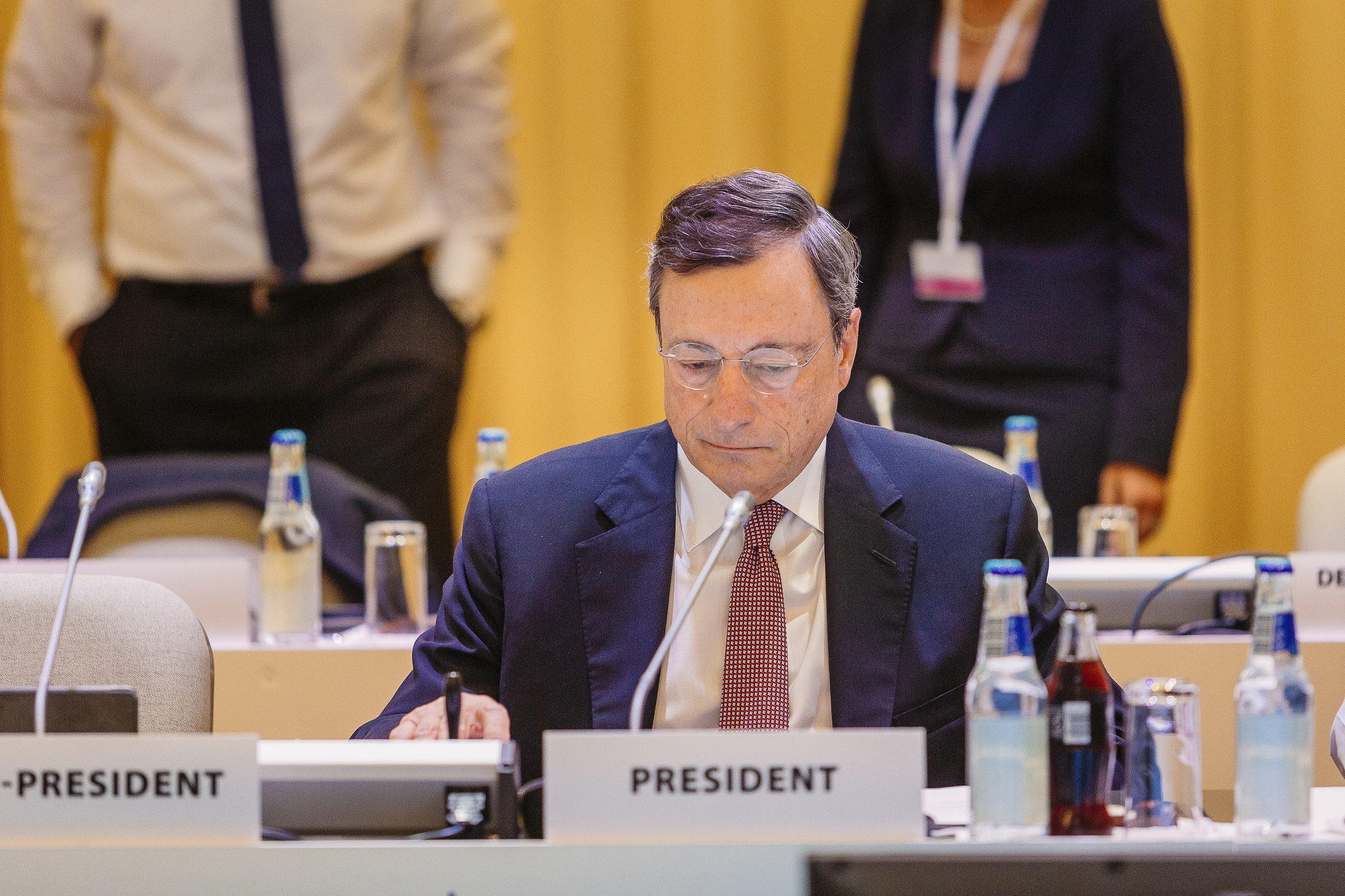 Ντράγκι: Η ΕΚΤ θα αποφασίσει πότε θα υπάρξει μείωση του QE