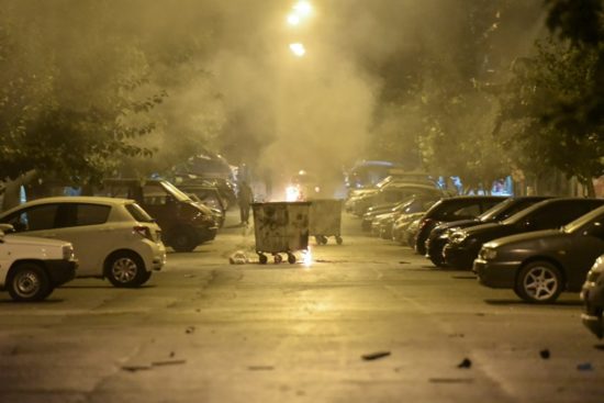 Επεισόδια στα Εξάρχεια: Μολότοφ, πέτρες και χημικά