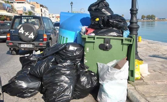 «Θερμό» καλοκαίρι με τα σκουπίδια στους δρόμους