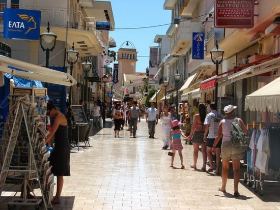 ΕΣΕΕ: Τεράστιο πλήγμα για το εμπόριο από τα capital controls