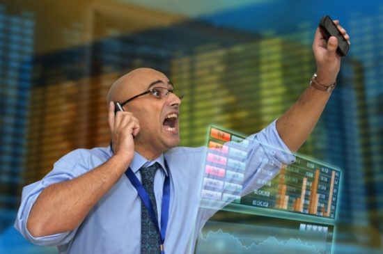 Ρευστοποιήσεις στο ΧΑ κόντρα στο κυβερνητικό «success story»