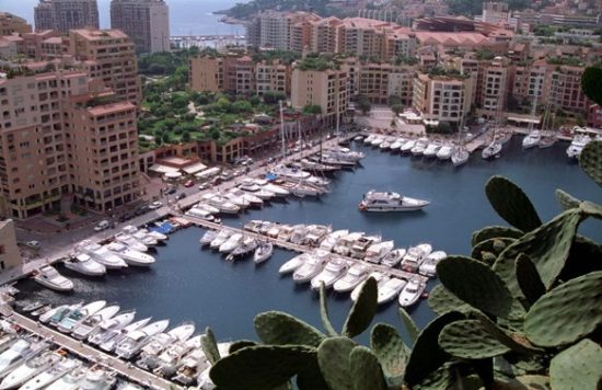 Φεύγουν για Μονακό και Ν.Υόρκη οικογενειακώς Έλληνες εφοπλιστές και επιχειρηματίες