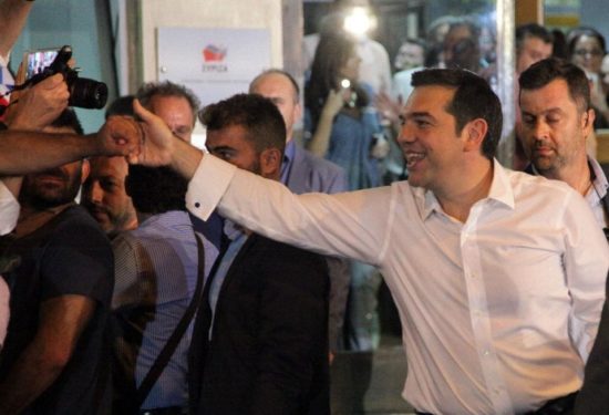 Το αλμυρό επιτόκιο ανέβαλε επ’ αόριστον τα πανηγύρια της κυβέρνησης