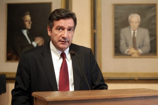 Καμίνης για κουκουλοφόρους: «Θέλουν να σταματήσουν την οικονομική αναζωογόνηση της πόλης»