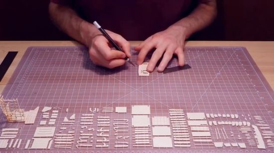 Παράτησε τις σπουδές για να φτιάξει πιστό αντίγραφο αεροπλάνου μόνο από χαρτί!