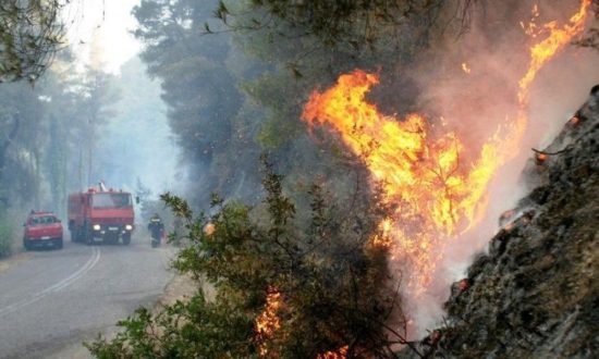 Κατακαίγεται η Ζάκυνθος – Αυξάνονται οι υποψίες για εμπρησμό