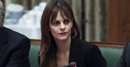 Αχτσιόγλου: Δεν απέκλεισε νέες μειώσεις στις συντάξεις