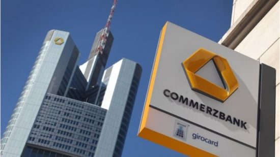 Commerzbank: Ζημιές €637 εκατ. στο β’ τρίμηνο – Χιλιάδες απολύσεις ενόψει