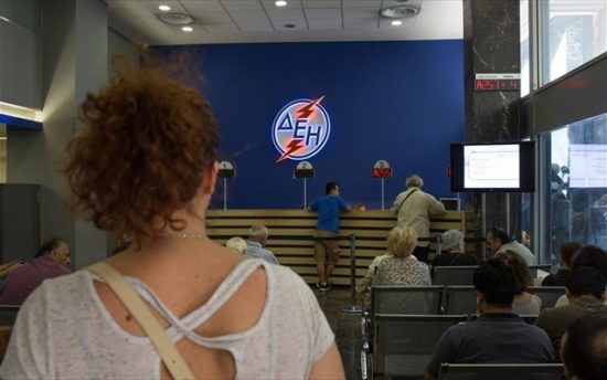 Στους πολίτες ο λογαριασμός της κόντρας ΔΕΗ-ΡΑΕ-κυβέρνησης