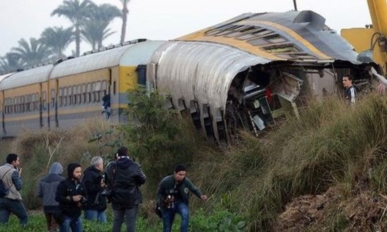 Στους 41 ανέβηκαν οι νεκροί από τη σύγκρουση τρένων στην Αίγυπτο