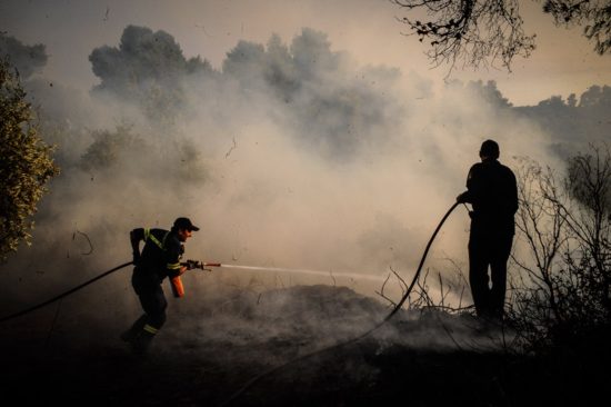 Κατακαίει την Ζάκυνθο η πυρκαγιά – Σε ύφεση τα μέτωπα στην Ηλεία