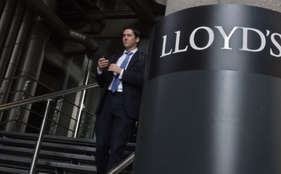 Ο τυφώνας Χάρβεϊ πλήττει και τις μεγάλες ασφαλιστικές εταιρείες