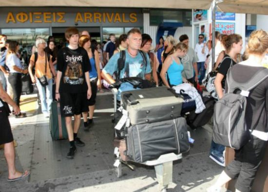 Fraport: Απογειώθηκαν οι διεθνείς αφίξεις στα ελληνικά αεροδρόμια