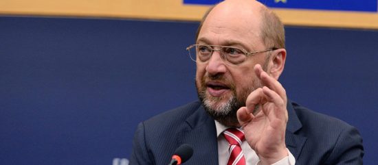 Δεν τα παρατάει ο Σουλτς και επιτίθεται… στον Τραμπ