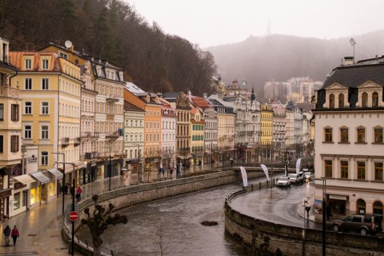 Ποιος αγαπά την ΕΕ; Όχι πάντως οι Τσέχοι που οδεύουν σε εκλογές