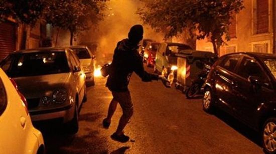 Επιθέσεις με μολότοφ σε διμοιρίες των ΜΑΤ στα Εξάρχεια