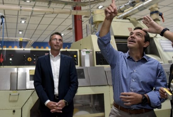 Οι καθυστερήσεις σε υποδόση και αξιολόγηση θολώνουν το success story του Τσίπρα