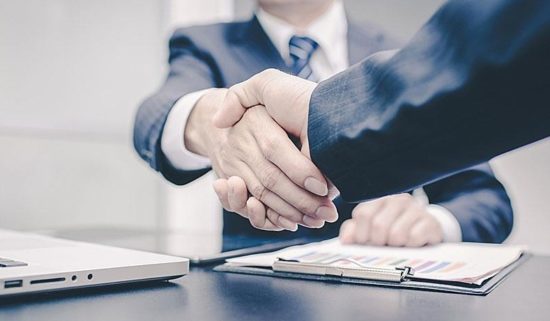 Deals στο μέλλον σε υποδομές και ενέργεια υποσχέθηκαν Έλληνες και Γάλλοι επιχειρηματίες