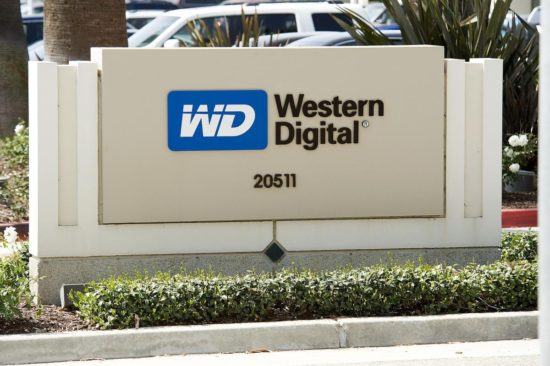 Western Digital: Ζητά λεφτά από την Apple για να κάνει προσφορά στην Toshiba
