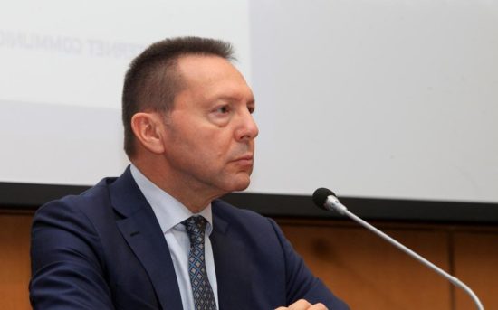 «Καρφιά» Στουρνάρα για φόρους, επενδύσεις, και ιδιωτικοποιήσεις