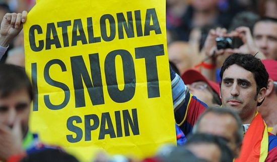 Ισπανία: Το Σύνταγμα επιτρέπει στη Μαδρίτη να αναλάβει τον έλεγχο της Καταλονίας