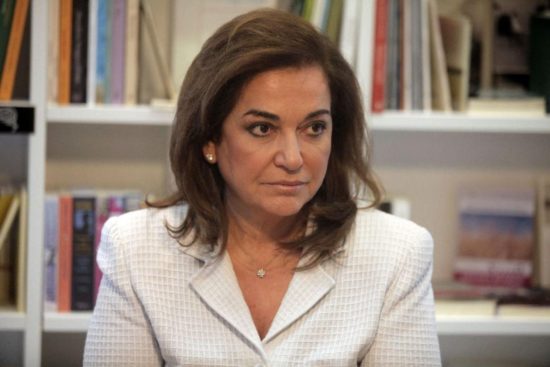 Μπακογιάννη: Παρά την ύφεση το «βόλεμα» ημετέρων συνεχίζεται