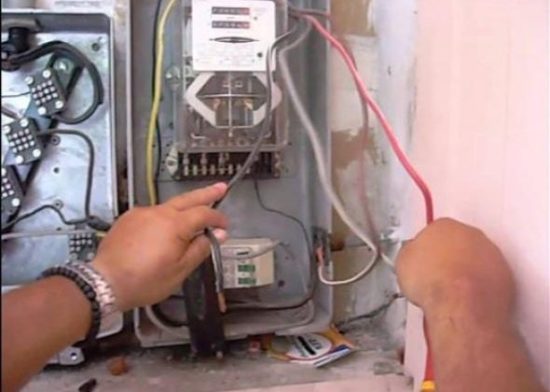 Handelsblatt: Σαρώνει η ρευματοκλοπή στην Ελλάδα