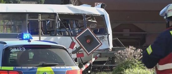 Τουλάχιστον 19 νεκροί στη Ρωσία από σύγκρουση τρένου με λεωφορείο