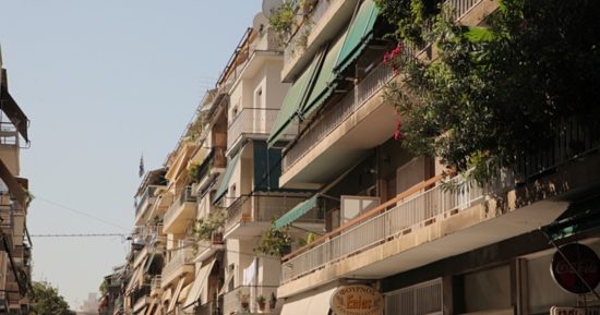 Μπλακ άουτ στο ηλεκτρονικό σύστημα για τις αγοραπωλησίες ακινήτων